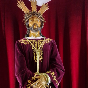 Cambio de Túnica de Jesús del Calvario por Adviento