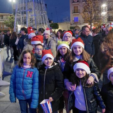 Encendido de las luces de Navidad a cargo de los niños del Calvario